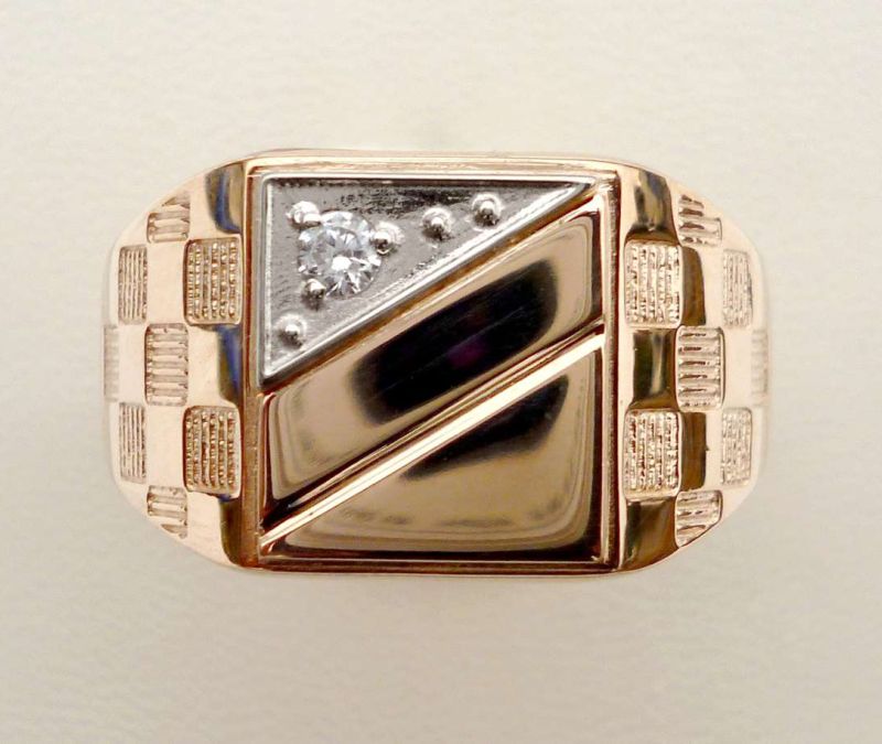 Печатка чи каблучка: у чому різниця та що вибрати чоловікові