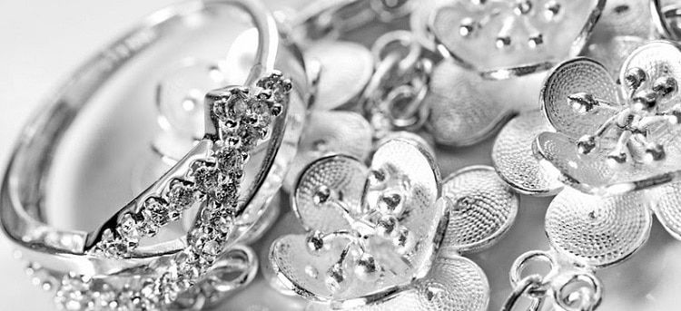 Як вибрати ідеальні срібні прикраси під себе