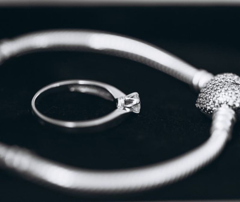 Таємниці срібла: як розібратися в пробах і вибрати якісні прикраси