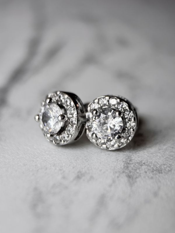 Сережки срібні гвоздики з фіанітами покриті родієм 568