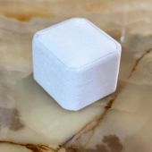 Оксамитова коробочка для сережок біла 