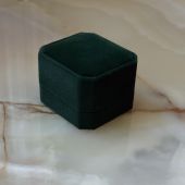 Оксамитова коробочка для каблучок смарагдова