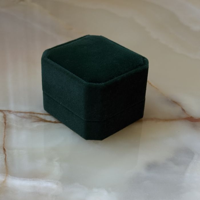 Оксамитова коробочка для каблучок смарагдова